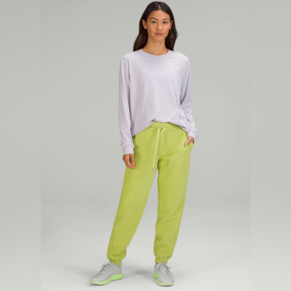 LuLuLemon Light Lavender Long Sleeve tee - Picture 4 of 6